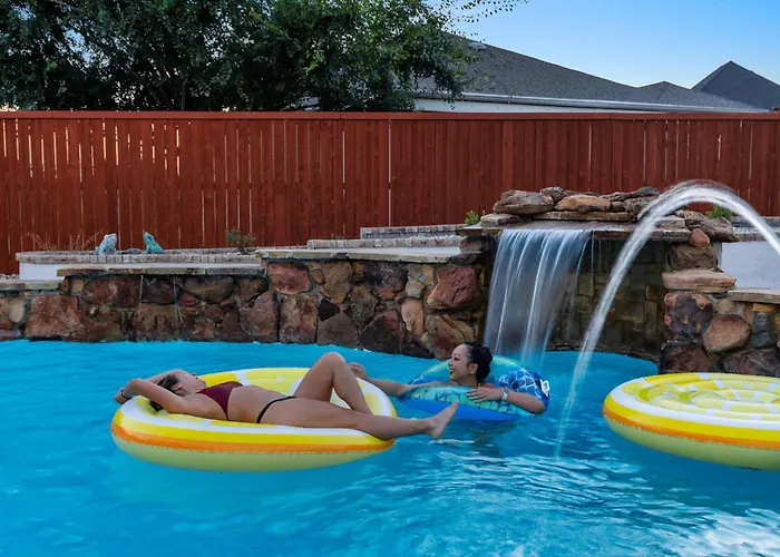 Large Groups' Luxury House - Pool - Sleep 22 * Round Rock