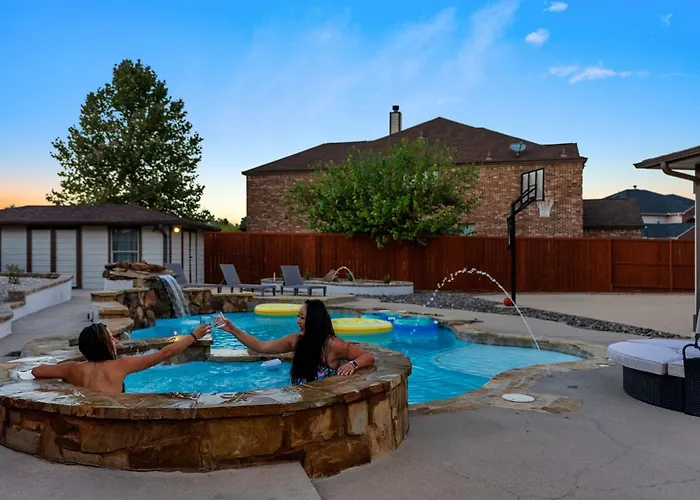 Large Groups' Luxury House - Pool - Sleep 22 Holiday home