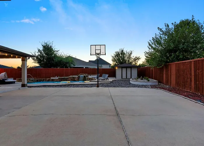 Large Groups' Luxury House - Pool - Sleep 22 * Round Rock